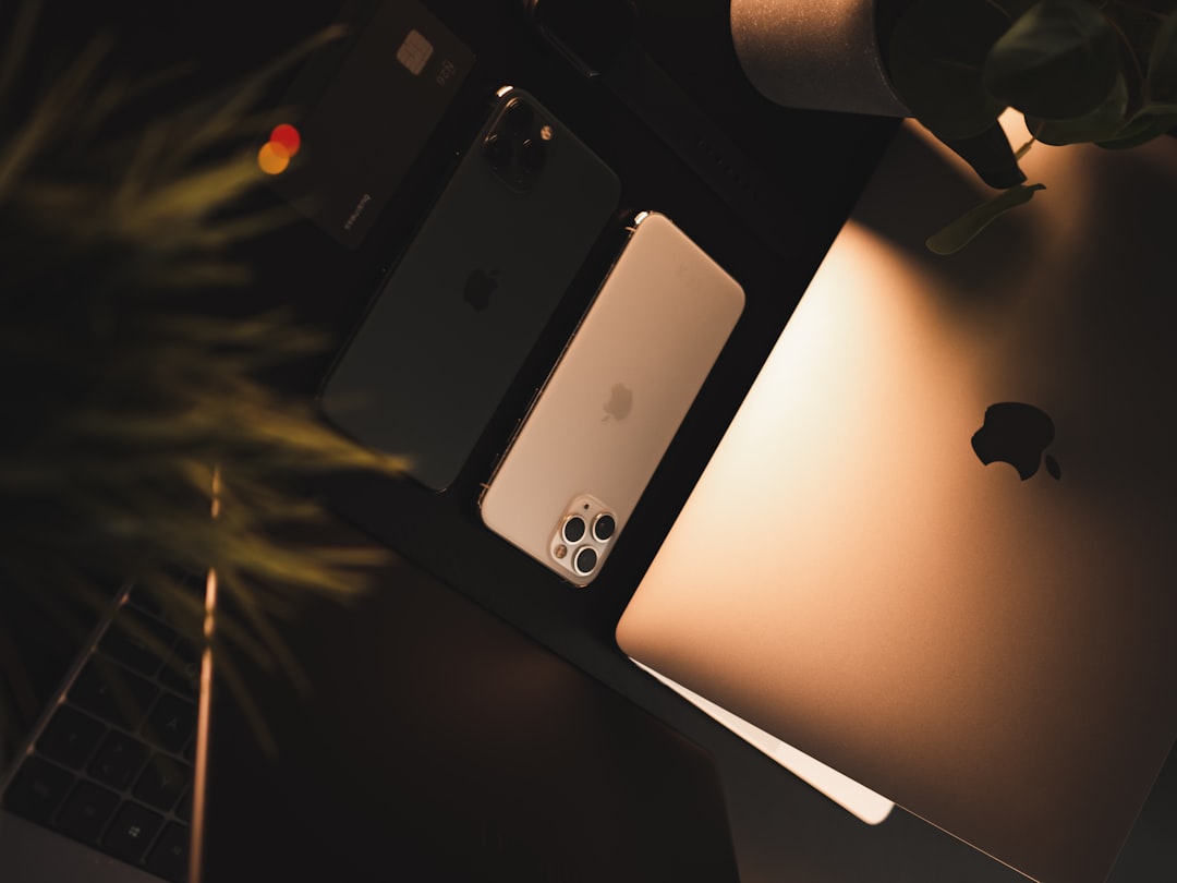 Közös bankszámla házastárssal: megéri?